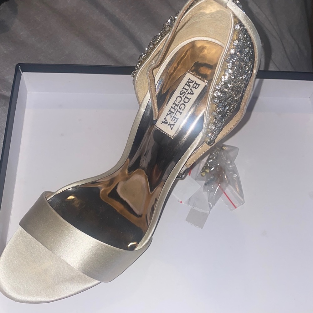 Badgley Mischika ivory shoes size 10